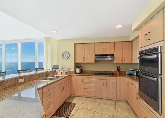 Island Tower Apartment